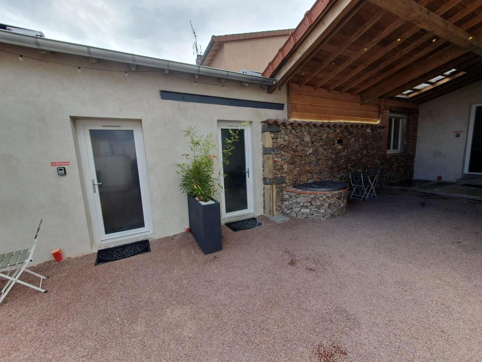 Le Boheme, Sauna & Spa Riorges Extérieur photo